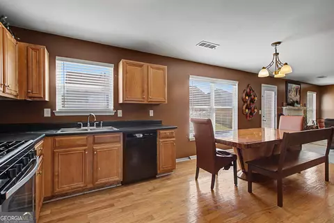 Kitchen - 11608 Sarah Loop, Hampton, GA 30228 photo 2 of 2