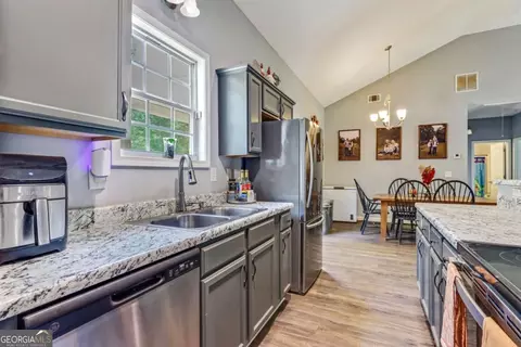 Kitchen - 47 Weathington Rd, Temple, GA 30179 photo 2 of 2
