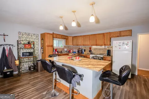 Kitchen - 759 Banks Rd, Carnesville, GA 30521 photo 2 of 2