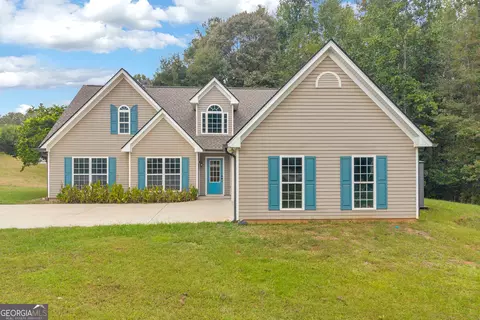 22 Maple Leaf Ct, Hoschton, GA 30548