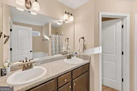Bath - 408 Mossy Ln, Gray, GA 31032 photo 1 of 2