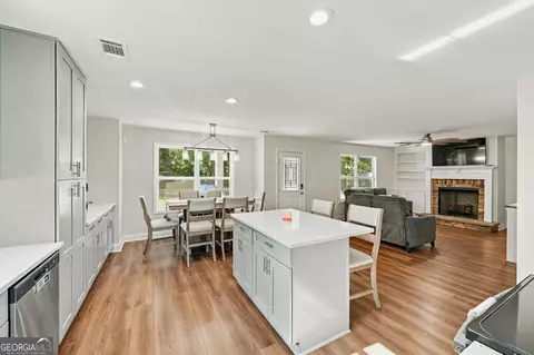 Kitchen - 709 Springhill Dr, Gray, GA 31032 photo 5 of 5
