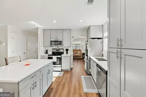 Kitchen - 709 Springhill Dr, Gray, GA 31032 photo 2 of 5