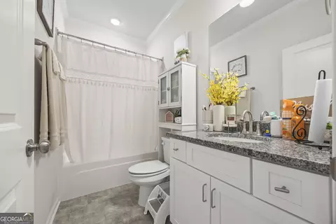 Bath - 388 Sunset Dr, Statham, GA 30666 photo 5 of 6