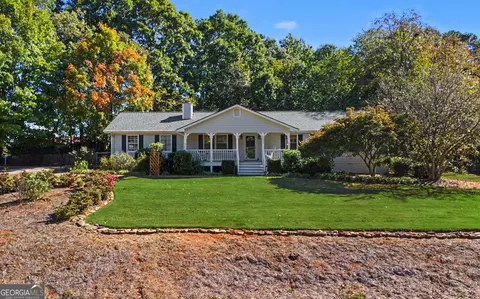 4409 Hidden Oaks Dr, Flowery Branch, GA 30542