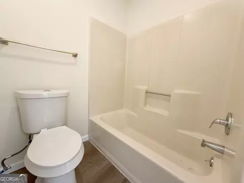 Bath - 99 Brookhaven Cir, Warner Robins, GA 31093 photo 2 of 4