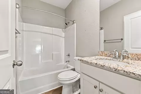 Bath - 1604 English Rd, Forsyth, GA 31029 photo 1 of 5