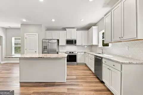 Kitchen - 1604 English Rd, Forsyth, GA 31029 photo 2 of 3