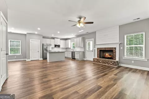 Living - 1604 English Rd, Forsyth, GA 31029 photo 1 of 3