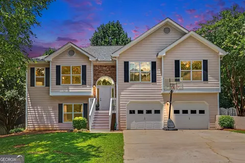 6219 Compass Dr, Flowery Branch, GA 30542