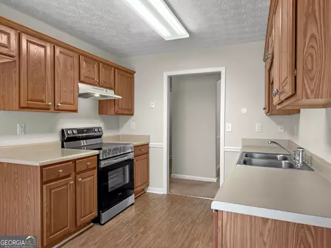 Kitchen - 120 Post Oak Dr, Jackson, GA 30233 photo 3 of 3