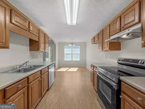 Kitchen - 120 Post Oak Dr, Jackson, GA 30233 photo 1 of 3