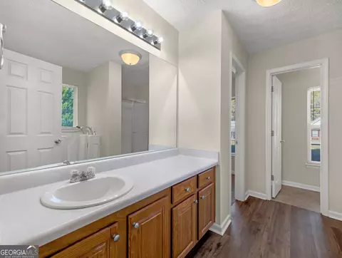 Bath - 120 Post Oak Dr, Jackson, GA 30233 photo 1 of 3