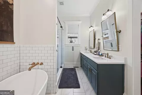 Bath - 802 Bacon St, Madison, GA 30650 photo 1 of 4