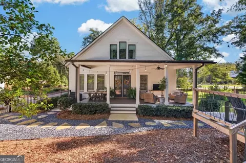 Exterior - 802 Bacon St, Madison, GA 30650 photo 11 of 14