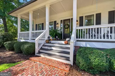 Exterior - 802 Bacon St, Madison, GA 30650 photo 1 of 14