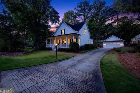 Exterior - 802 Bacon St, Madison, GA 30650 photo 3 of 14