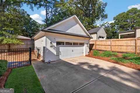 Exterior - 802 Bacon St, Madison, GA 30650 photo 8 of 14