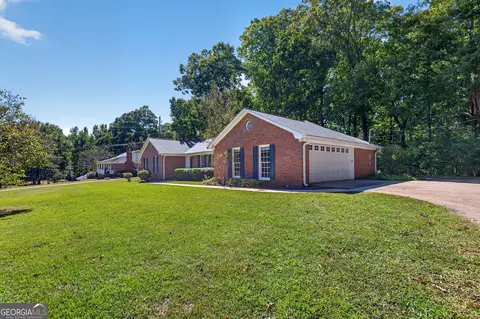 Exterior - 109 Oakdale Dr, Lagrange, GA 30240 photo 2 of 11