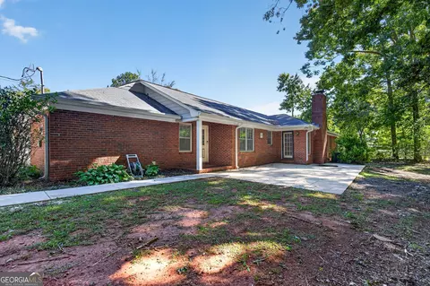 Exterior - 109 Oakdale Dr, Lagrange, GA 30240 photo 9 of 11