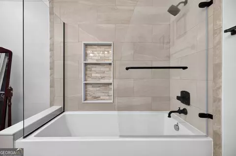 Bath - 109 Oakdale Dr, Lagrange, GA 30240 photo 5 of 5