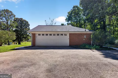 Exterior - 109 Oakdale Dr, Lagrange, GA 30240 photo 11 of 11