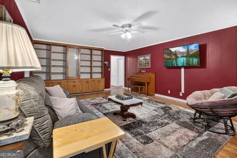 Living - 109 Oakdale Dr, Lagrange, GA 30240 photo 1 of 4