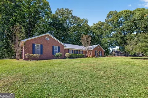 Exterior - 109 Oakdale Dr, Lagrange, GA 30240 photo 3 of 11