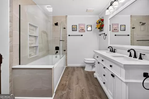 Bath - 109 Oakdale Dr, Lagrange, GA 30240 photo 1 of 5