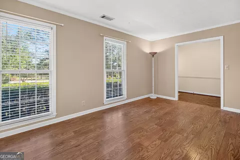 Living - 109 Oakdale Dr, Lagrange, GA 30240 photo 3 of 4