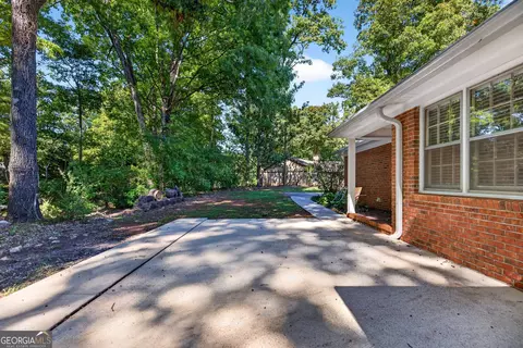 Exterior - 109 Oakdale Dr, Lagrange, GA 30240 photo 8 of 11
