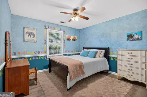 Bedroom - 109 Oakdale Dr, Lagrange, GA 30240 photo 3 of 3