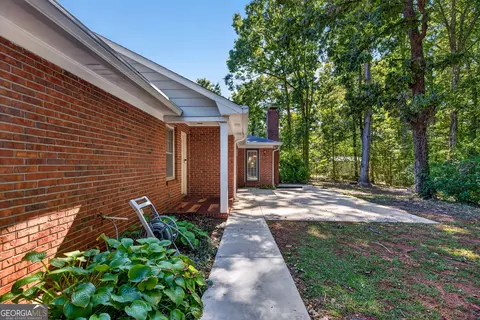 Exterior - 109 Oakdale Dr, Lagrange, GA 30240 photo 4 of 11