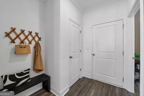 Entry Way - 1121 Summit Pass Ln, Dacula, GA 30019 photo 6 of 10