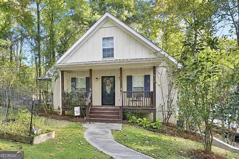 2010 Moore Rd, Moreland, GA 30259