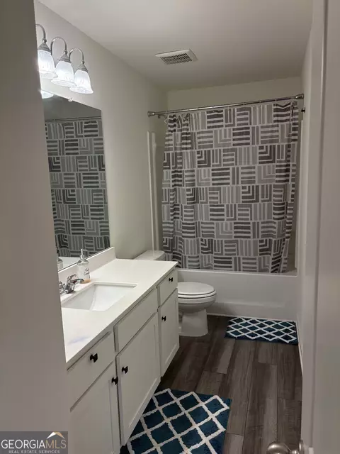 Bath - 7047 Rochford Dr, Covington, GA 30014 photo 1 of 2