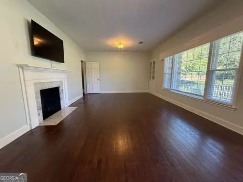 Living - 102 Zenith St, Dublin, GA 31021 photo 1 of 3