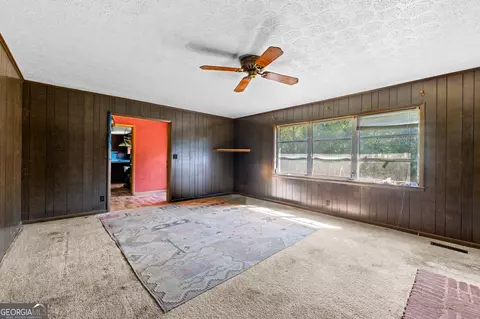 Living - 219 Andrews Cir, Cairo, GA 39828 photo 2 of 3