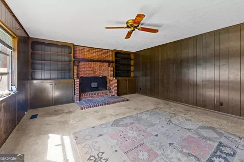 Living - 219 Andrews Cir, Cairo, GA 39828 photo 1 of 3