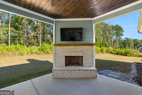 Exterior - 125 Windchime Way, Tyrone, GA 30290 photo 4 of 13