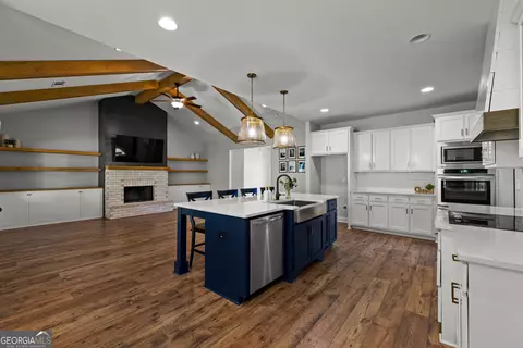 Kitchen - 125 Windchime Way, Tyrone, GA 30290 photo 5 of 6