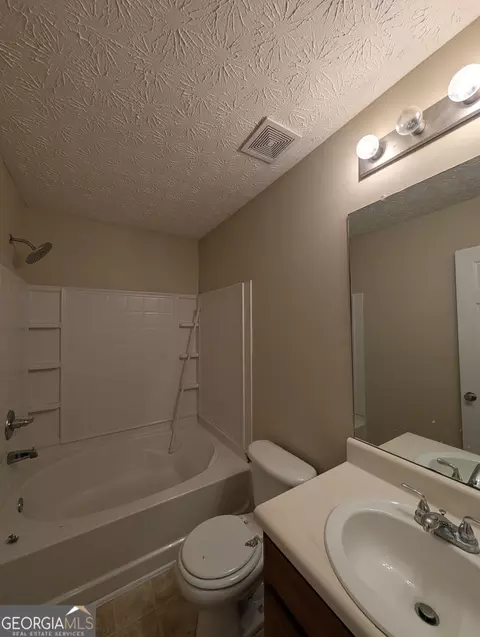 Bath - 2079 Grove Way, Hampton, GA 30228 photo 4 of 4