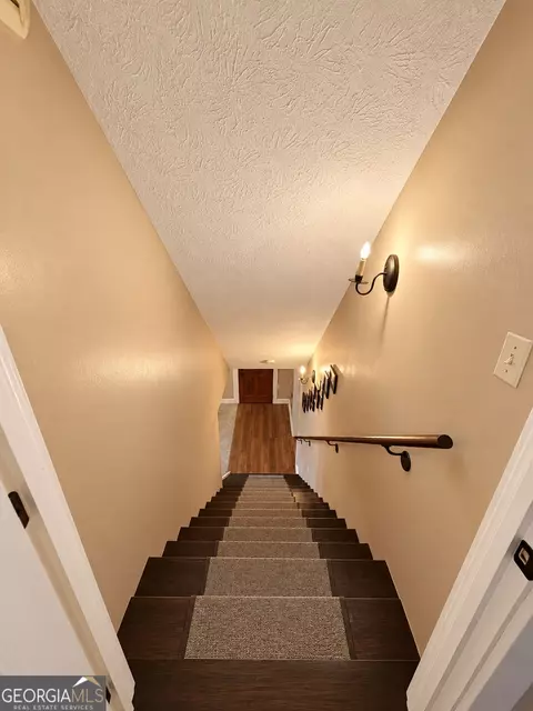 Entry Way - 142 E Broad St, Uvalda, GA 30473 photo 4 of 6