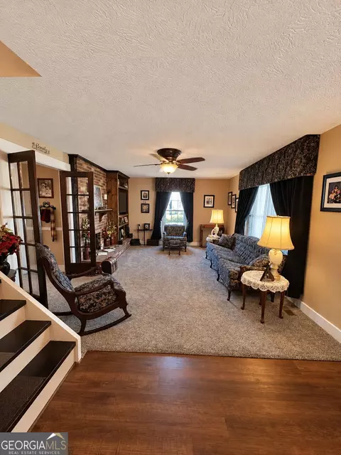 Living - 142 E Broad St, Uvalda, GA 30473 photo 1 of 1