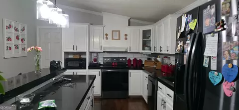 Kitchen - 15 Creekside Dr, Pendergrass, GA 30567 photo 2 of 2