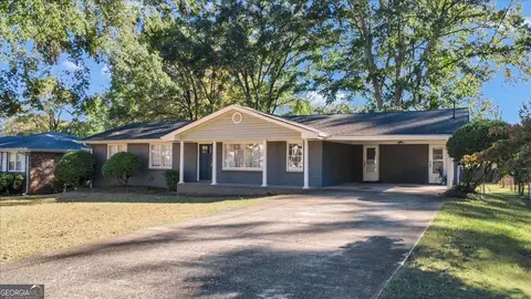 526 Pineview Dr SE, Smyrna, GA 30082