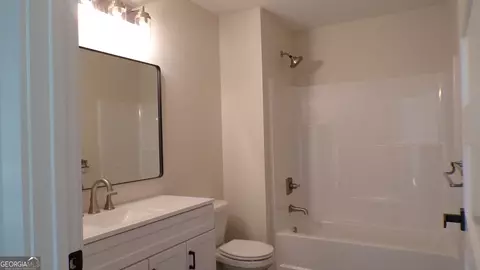 Bath - 49 Maynard St #500E, Winder, GA 30680 photo 1 of 2