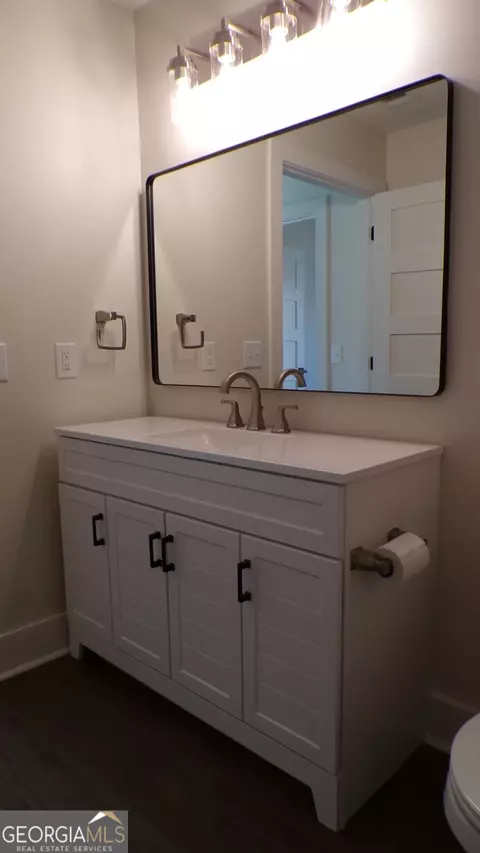 Bath - 49 Maynard St #500E, Winder, GA 30680 photo 2 of 2