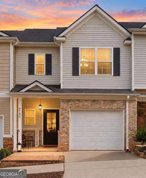 4742 Beacon Ridge Ln, Flowery Branch, GA 30542
