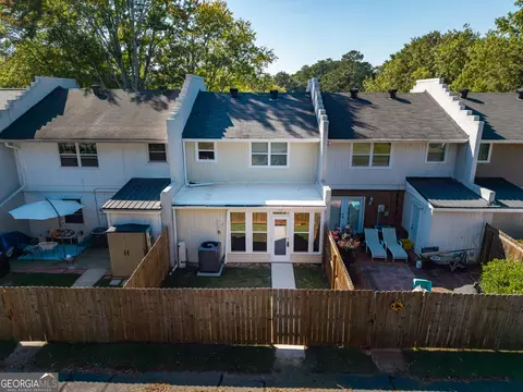 1095 Eastview Cir NE, Conyers, GA 30012